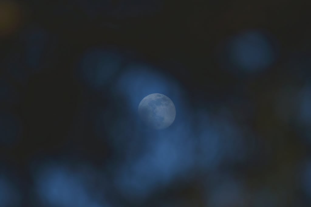 How to photograph the moon: A Guide to Astrophotography
